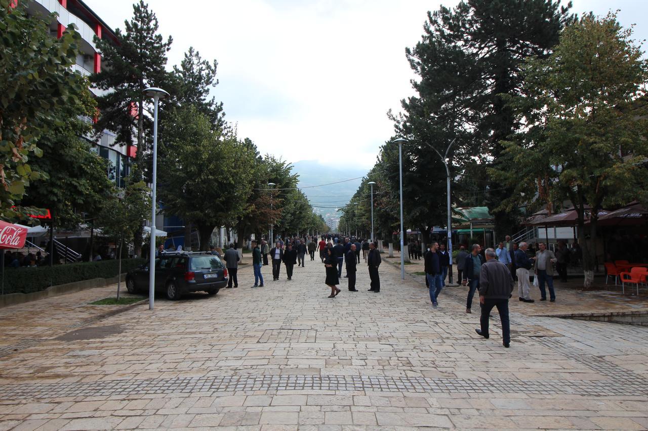 Hotel Piazza Peshkopi Exterior photo